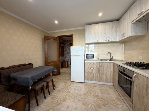 квартира за адресою Коновальця вул., 9