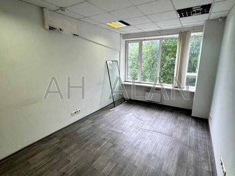 комерційна за адресою Київ, Миколи Василенка вул., 7