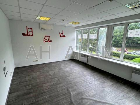 комерційна за адресою Київ, Миколи Василенка вул., 7