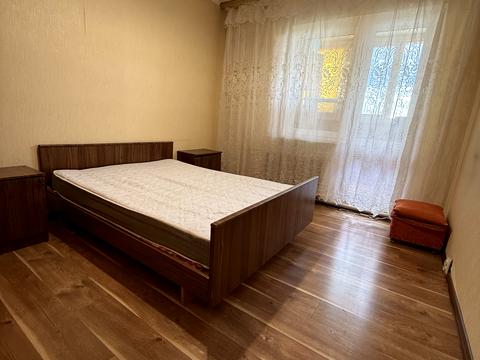 квартира за адресою Академіка Єфремова вул. (Командарма Уборевича), 4