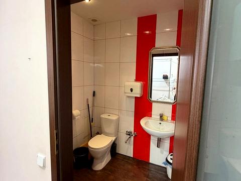комерційна за адресою Перемоги вул., 39
