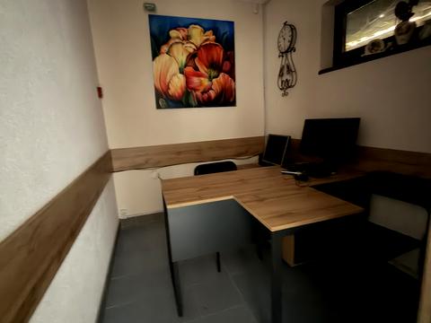 комерційна за адресою Покровська, 10