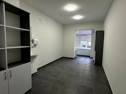 комерційна за адресою Тернопільська вул., 15б