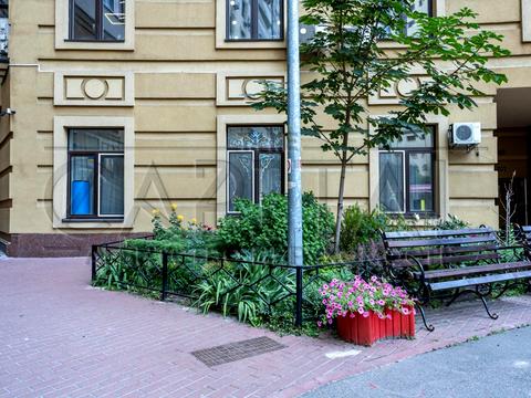 комерційна за адресою Золотоустівська вул., 55