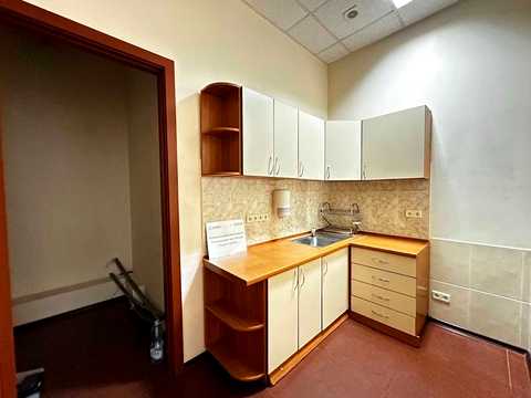 комерційна за адресою Київ, Володимирська вул., 40/2