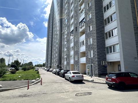 комерційна за адресою Ревуцького вул., 54
