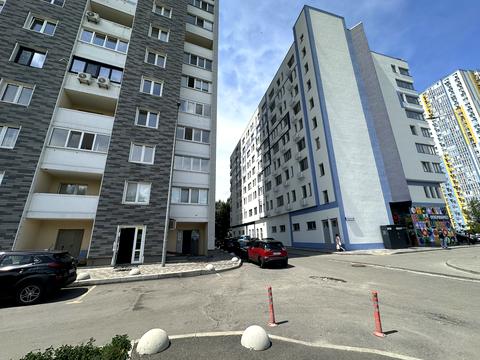 комерційна за адресою Ревуцького вул., 54