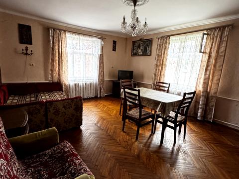 будинок за адресою Нова