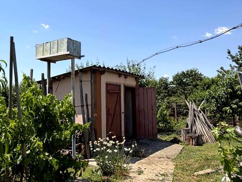 дом по адресу одесская, 1