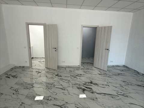 комерційна за адресою Краснова вул., 1-А