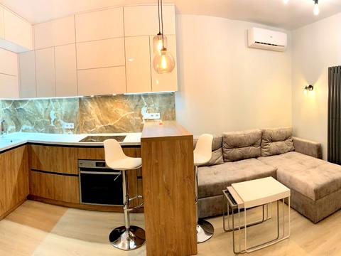 квартира по адресу Салютная ул., (Будинок 02301-02303)