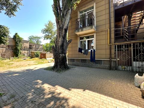 квартира за адресою Церковна вул., 8