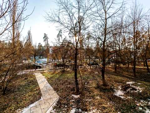 комерційна за адресою Відпочинку вул., 12