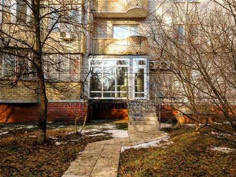 комерційна за адресою Відпочинку вул., 12