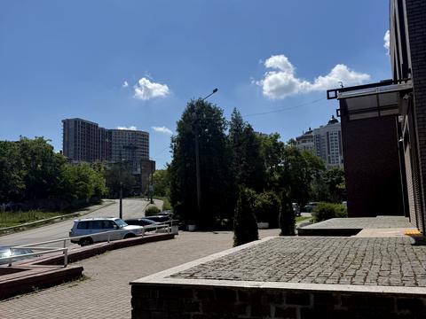 комерційна за адресою Лук'янівська вул., 1
