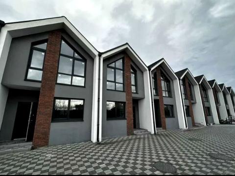 будинок за адресою Молодіжна вул., 4