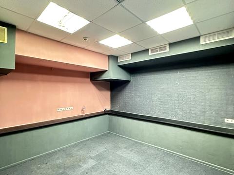 комерційна за адресою Січових Стрільців вул. (Артема), 40