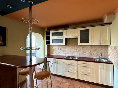 квартира за адресою Небесної Сотні вул. (Кіквідзе), 24