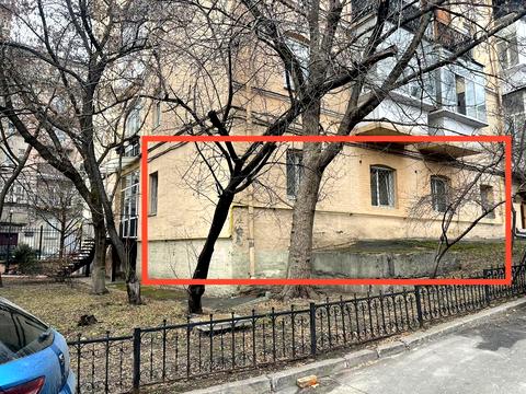 комерційна за адресою Лисенка вул., 1
