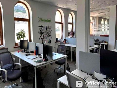 комерційна за адресою Петра Сагайдачного вул., 33