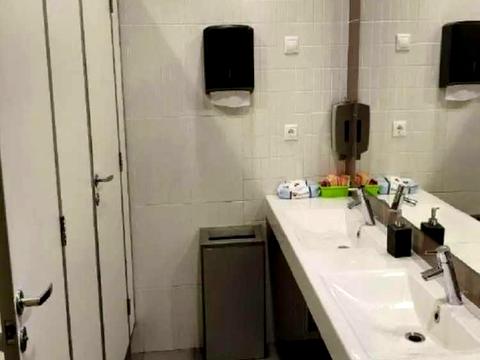 комерційна за адресою Петра Сагайдачного вул., 33