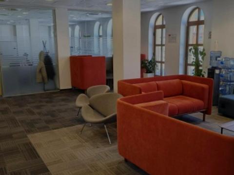 комерційна за адресою Петра Сагайдачного вул., 33