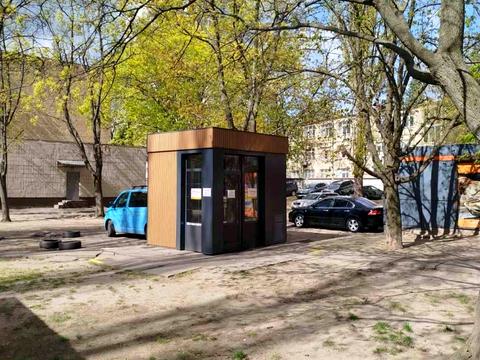 комерційна за адресою Леся Курбаса просп., 9-Д