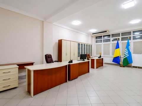 комерційна за адресою Євгена Коновальця вул. (Щорса), 36-Б