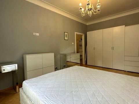 квартира за адресою Івана Світличного вул. (Петровського), 10