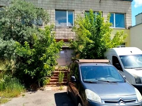 комерційна за адресою Райдужна вул., 23