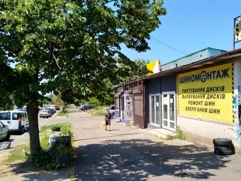 комерційна за адресою Райдужна вул., 27Б