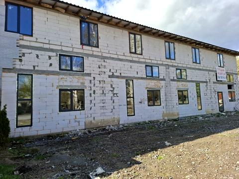 комерційна за адресою Лікарська, 1