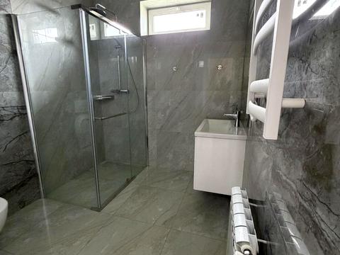 будинок за адресою Монтажників вул., 142