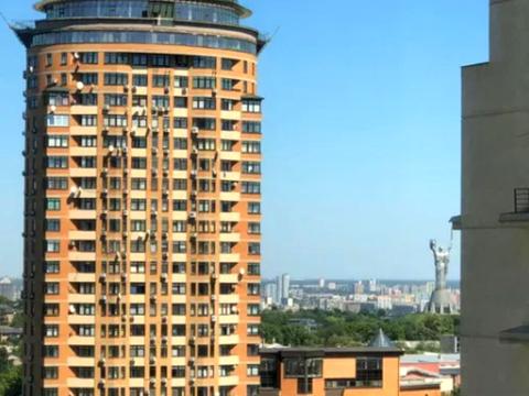 коммерческая по адресу Евгения Коновальца ул. (Щорса), 44-А