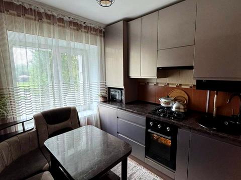 квартира за адресою Зенітна вул., 10