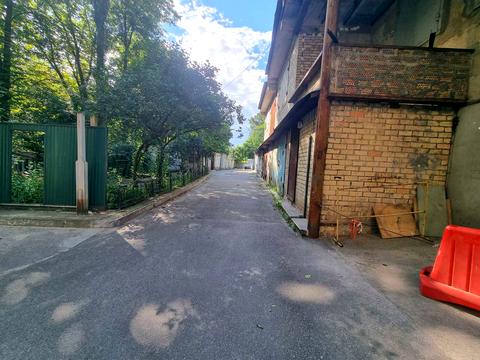 паркомісце за адресою Шовковична вул., 38