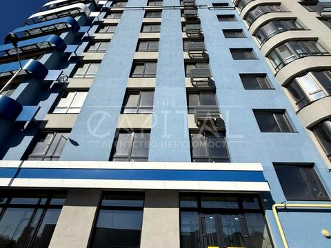 комерційна за адресою Дніпровська набережна вул., 17-К