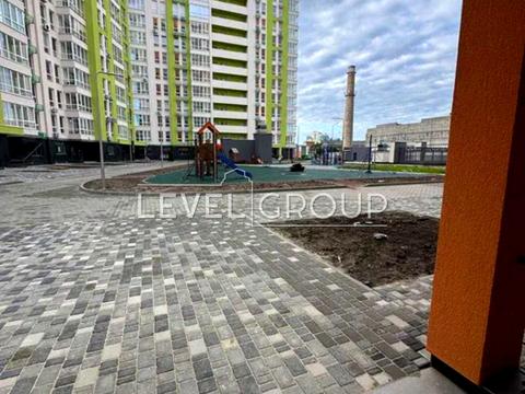 комерційна за адресою Олеся Бердника вул., 1