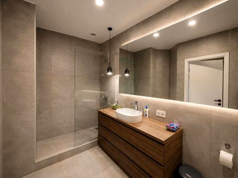 комерційна за адресою Кловський узвіз, 7a