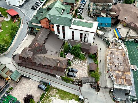 комерційна за адресою вишні, 1