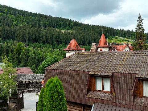 комерційна за адресою вишні, 1