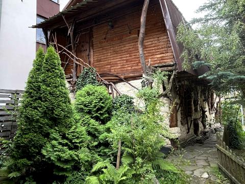 комерційна за адресою вишні, 1
