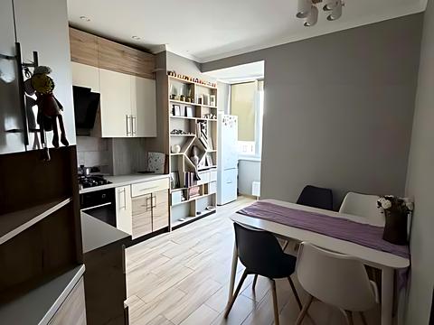 квартира за адресою Соборна вул., 126/10