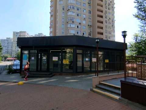 коммерческая по адресу Драгоманова ул., 38