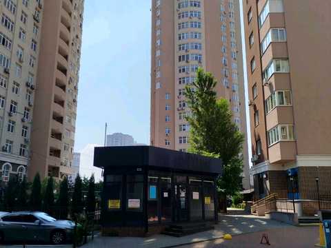 коммерческая по адресу Драгоманова ул., 38
