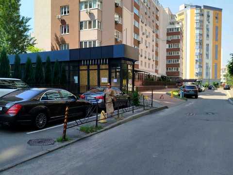 коммерческая по адресу Драгоманова ул., 38