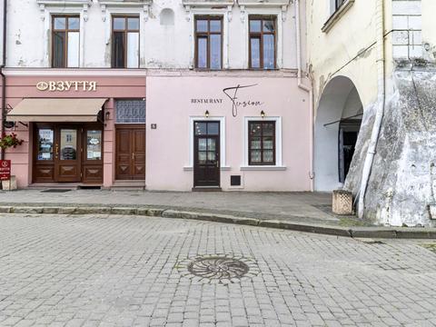 комерційна за адресою Вічева пл., 2