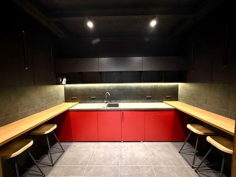комерційна за адресою Кловський узвіз, 7a