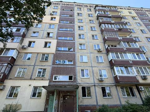 квартира за адресою Юрія Кондратюка вул. (Комунарівська), 1