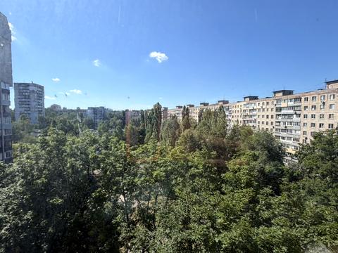 квартира за адресою Юрія Кондратюка вул. (Комунарівська), 1